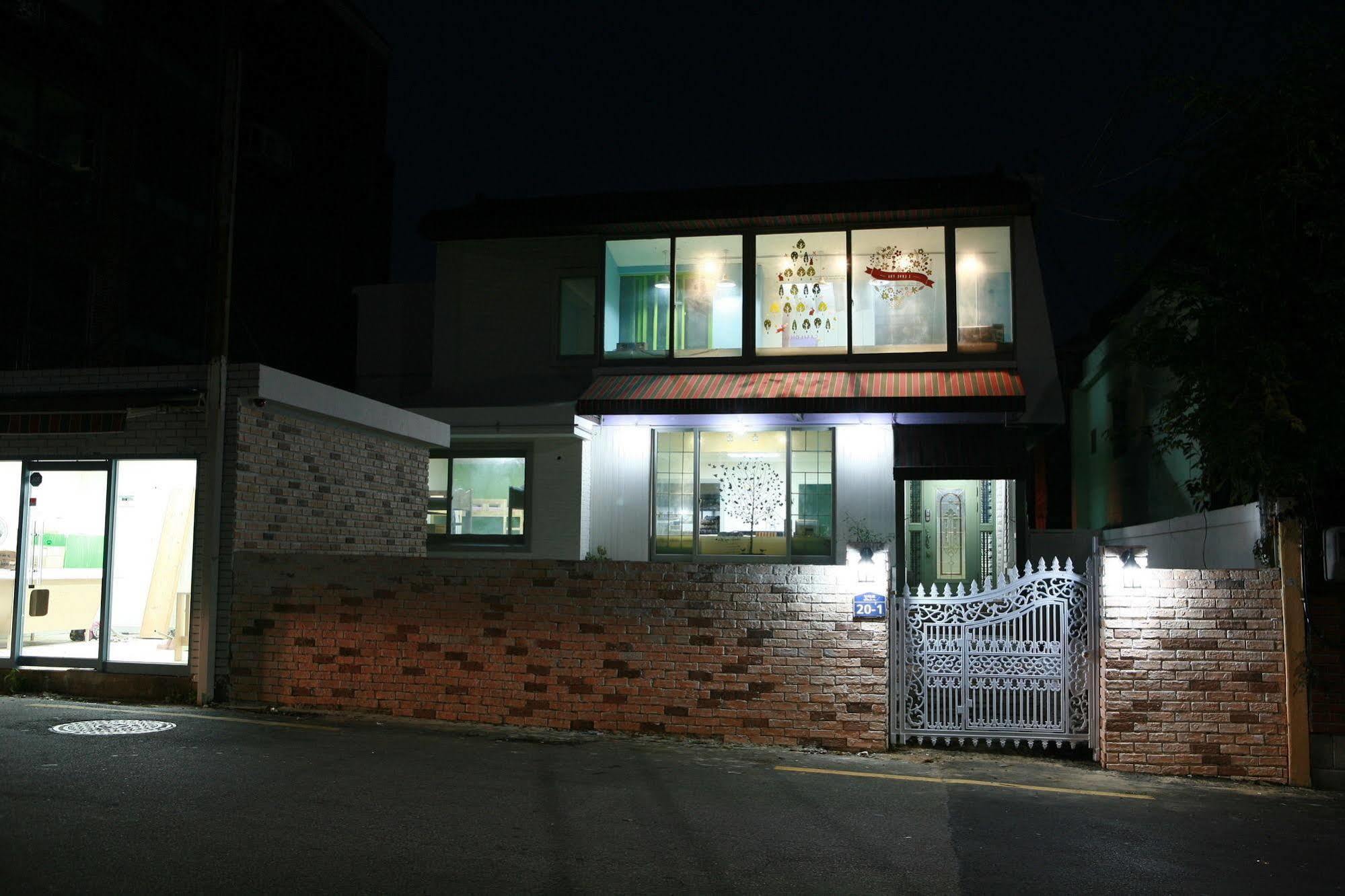 Guesthouse Mate Ciudad Metropolitana de Ciudad Metropolitana de Busan Exterior foto